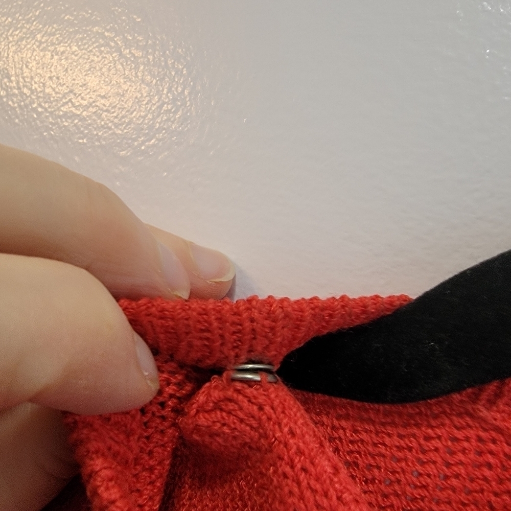 St John by Marie Gray Red Wrap Around Pull Over Sweater M/L - Picture 5 of 6